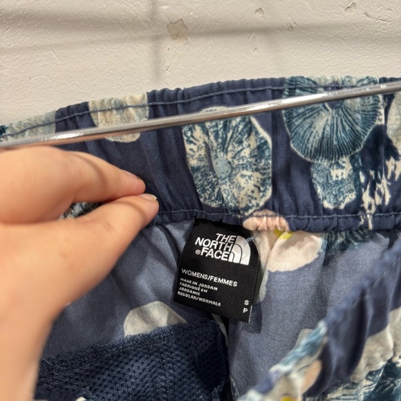 The North Face Class V Shorts Blue Printed Size Small Outdoor Hiking Camping - Picture 4 of 6
